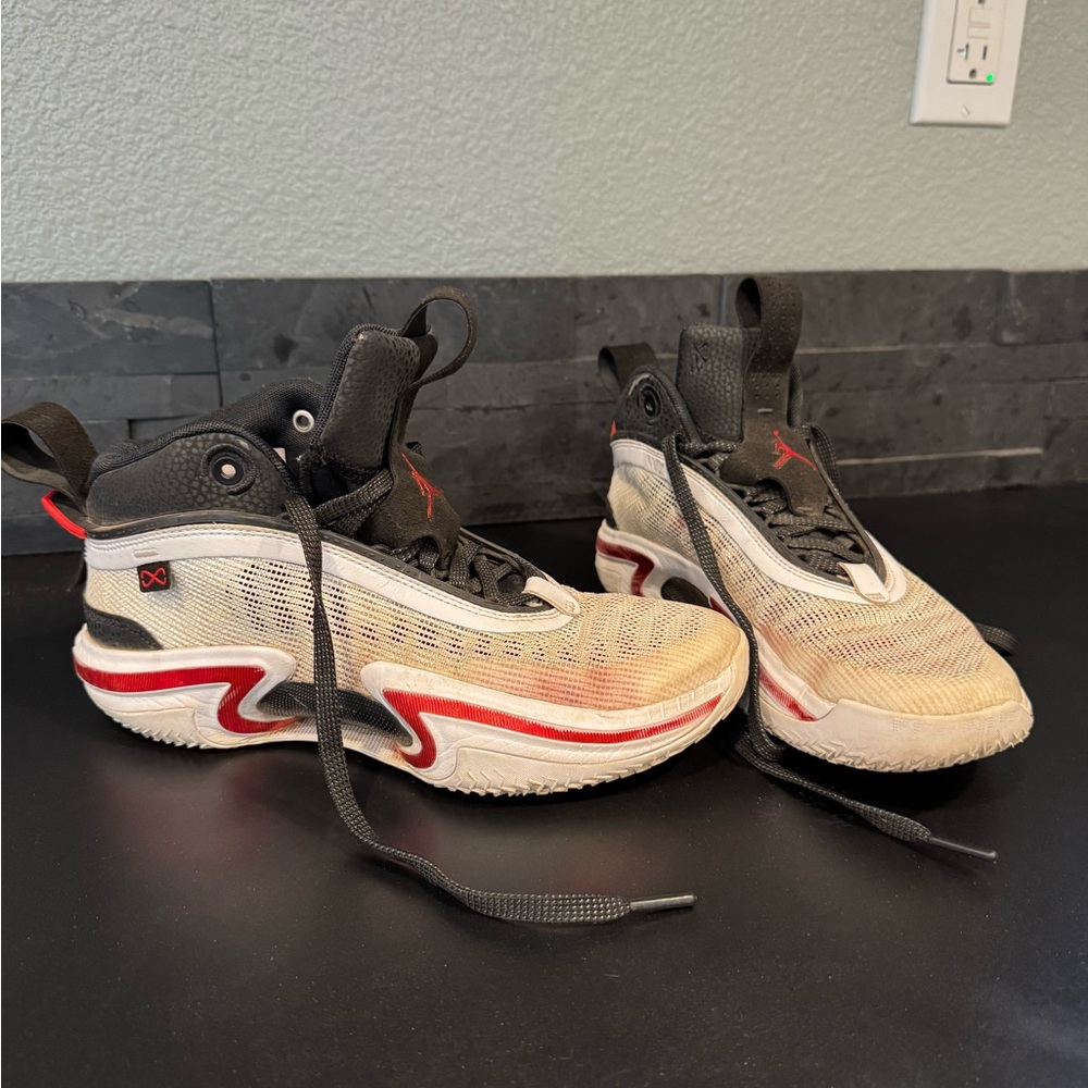 Jordan Black and Red Sneakers with Cushioned Midsoles - Size Men’s 6.5